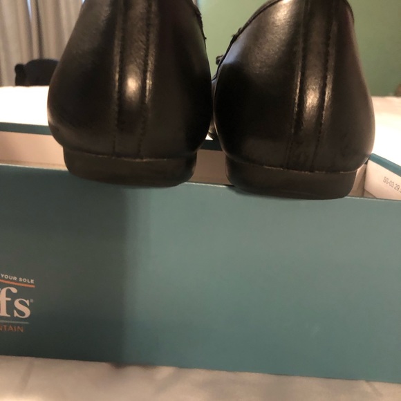 EUC Cliffs by White Mountain Slip On Aubrie Flats Runs A Bit Large For Me - Picture 4 of 7